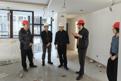 点查看了高处功课、消防平安及用电设备办理等